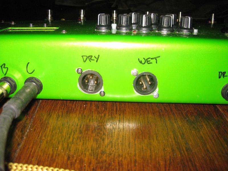 PrePostDI.JPG - The dry DI out is from the Peterson Strobostomp 2 tuner, the wet DI is from the M-80. The tuner DI is upside down due to the board layout inside.